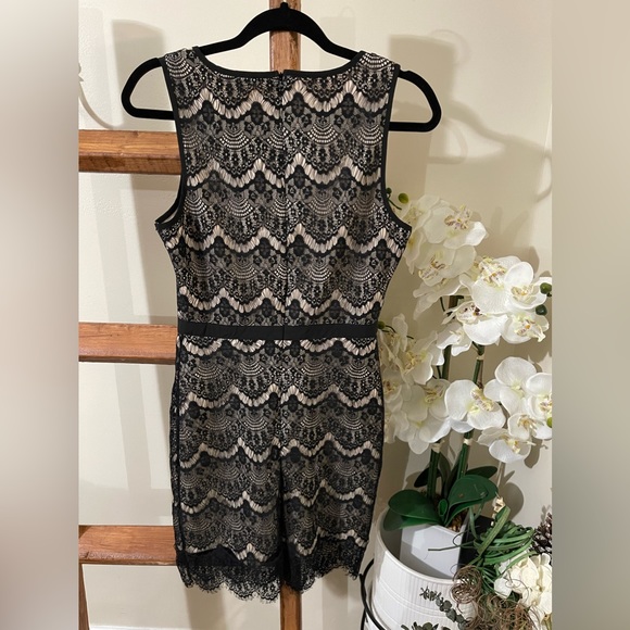 UNIT Bodycon Lace Dress - Picture 6 of 9
